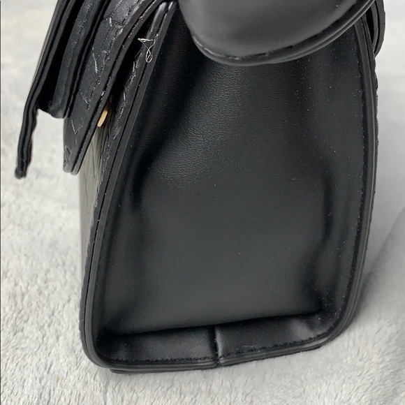 Boehemian knotted handle cross body bag - Picture 9 of 16